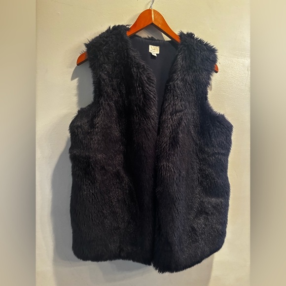 Women's Navy Faux Fur Vest soft medium stylish fall trendy - Picture 1 of 11